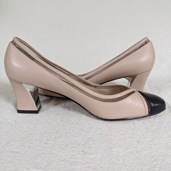 Karl Lagerfeld Sz 6.5 Pump Tan Black Colorblok Cut Out Mirror Chunky Block Heel - Picture 15 of 16